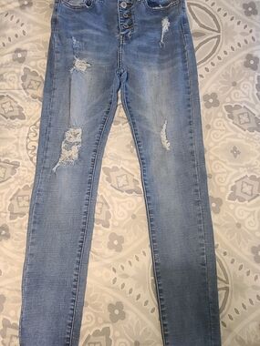 Light Wash Distressed Skinny Jeans - Women's